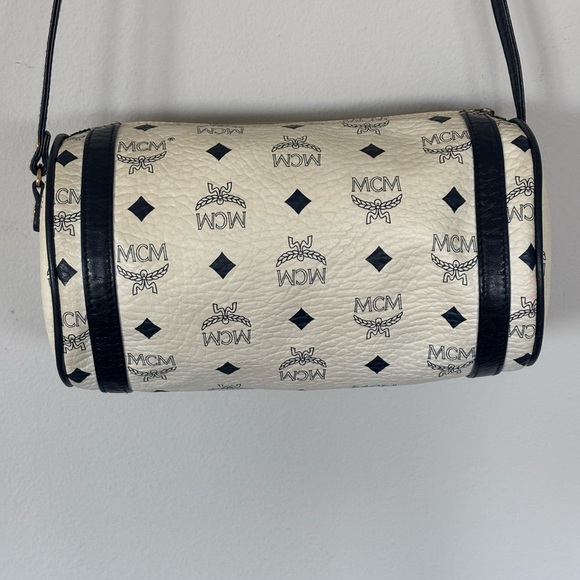MCM White and Navy Logo Shoulder Bag - Picture 4 of 9